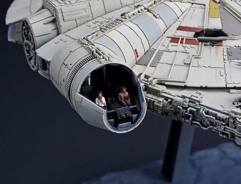 BANDAI 58195 STAR WARS 1/144 MILLENNIUM FALCON ( THE RISE OF SKYWALKER )