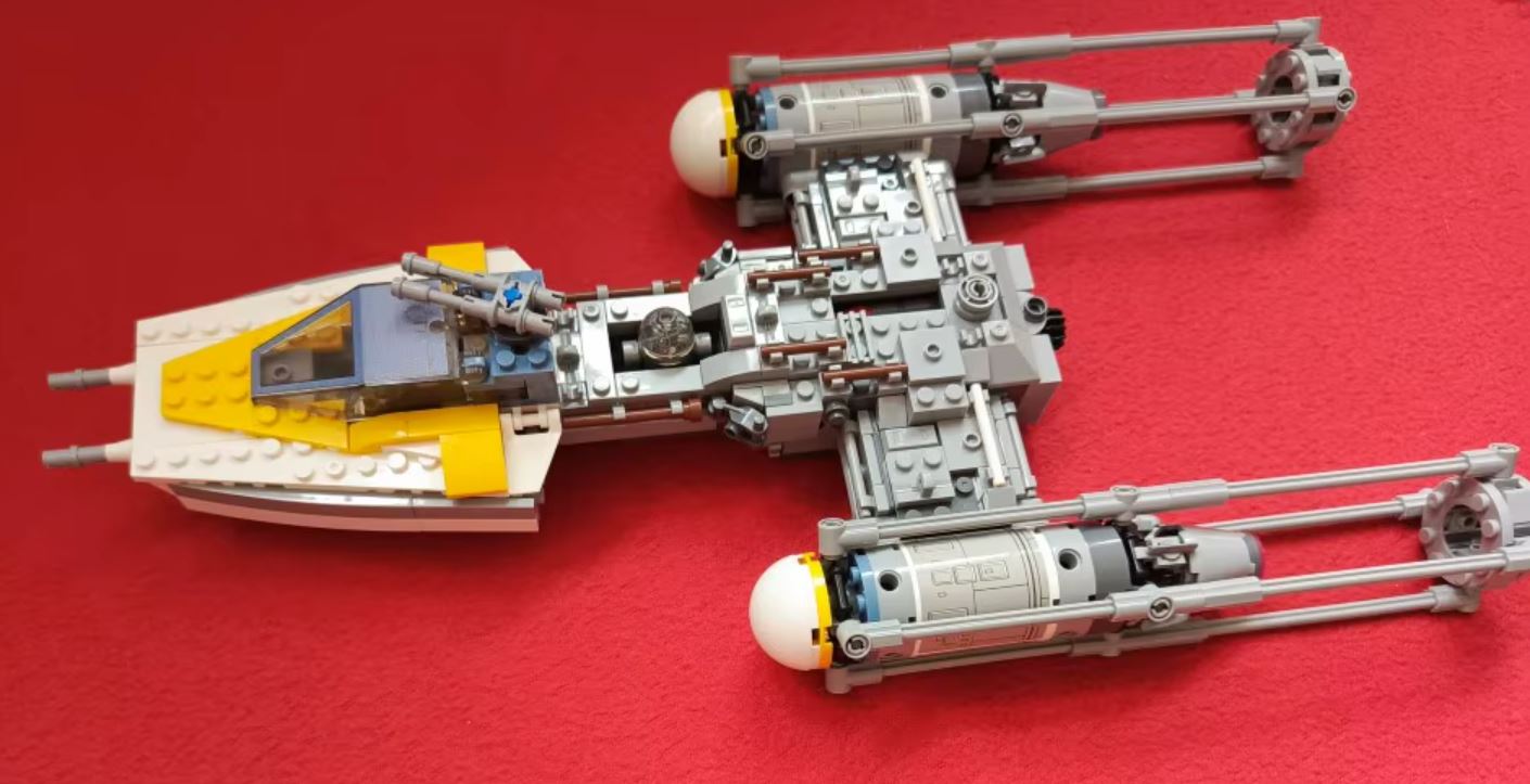 691 Piezas Uds. / Interstellar Wars – Y-Wing Fighter | (Versión alternativa – No incluye caja) (Copia)