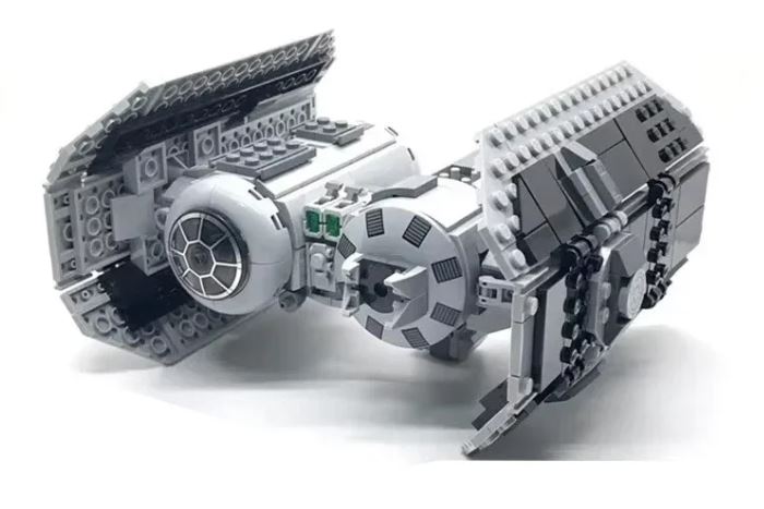 625 Uds. + 3 Figuras / Interstellar Wars – Bombardero TIE  (Versión alternativa – No incluye caja)