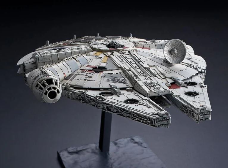 BANDAI 58195 STAR WARS 1/144 MILLENNIUM FALCON ( THE RISE OF SKYWALKER )