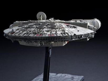 BANDAI 58195 STAR WARS 1/144 MILLENNIUM FALCON ( THE RISE OF SKYWALKER )
